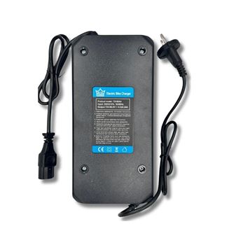 ŞARJ ALETİ 72V 80 AH ELEKTRİKLİ 3 TEKER Resimi